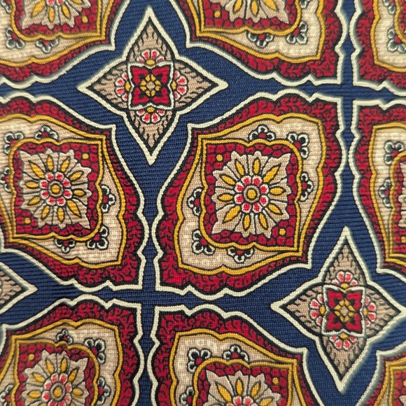 Elegant Men's Silk Ties - Detailed Patterns - Paisley and Floral/Geometric - Picture 5 of 8